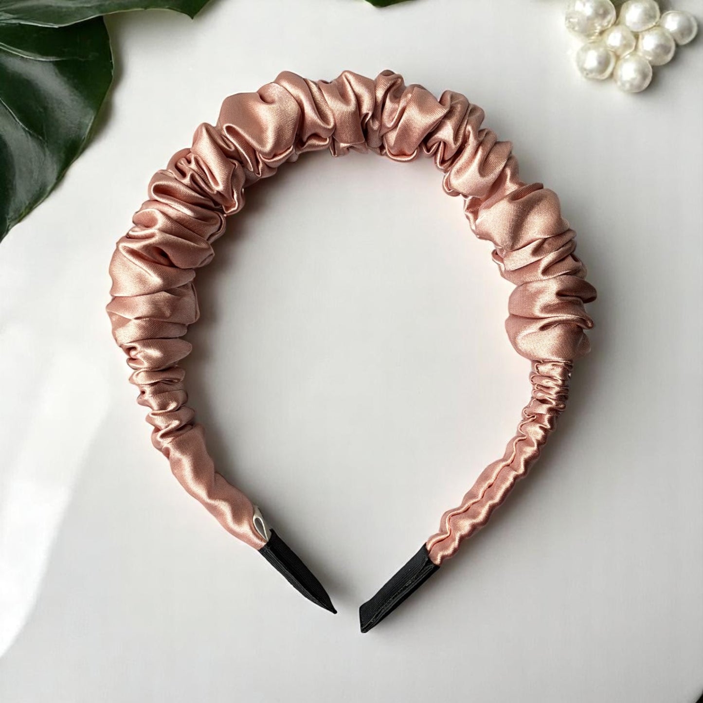 DIADEMA SATINADA SCRUNCH - BLUSH ELEGANCE