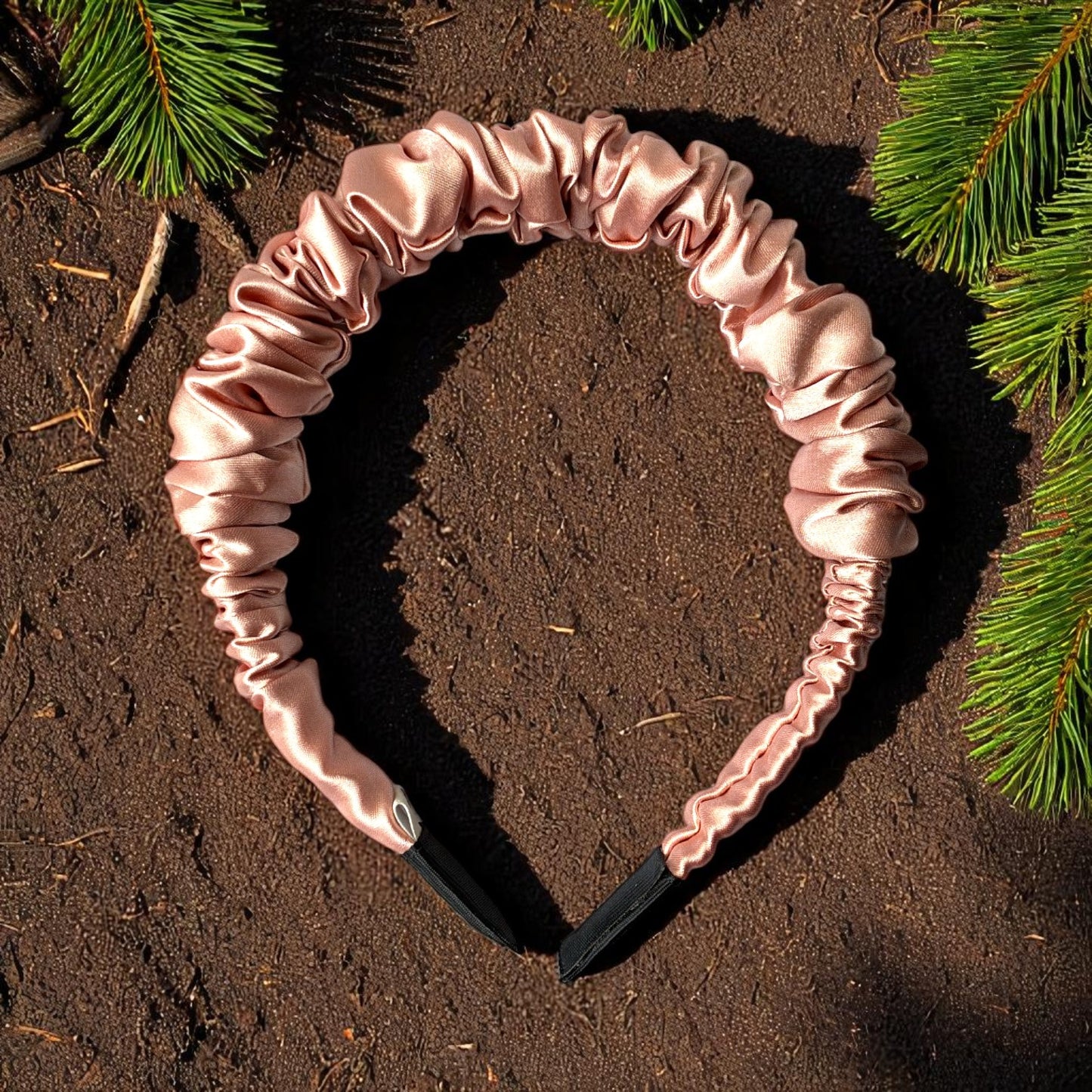 DIADEMA SATINADA SCRUNCH - BLUSH ELEGANCE